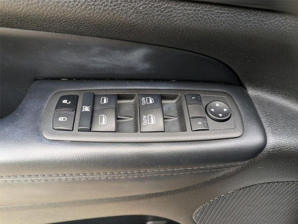 used 2022 Jeep Grand Cherokee car, priced at $28,600