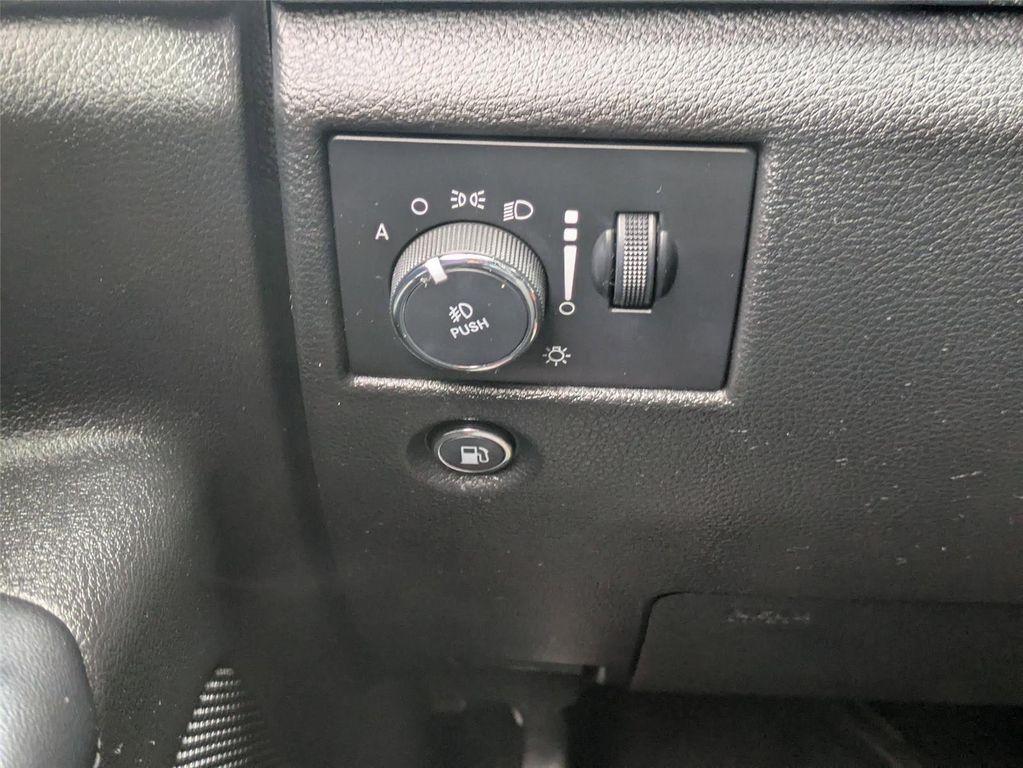 used 2022 Jeep Grand Cherokee car, priced at $28,600