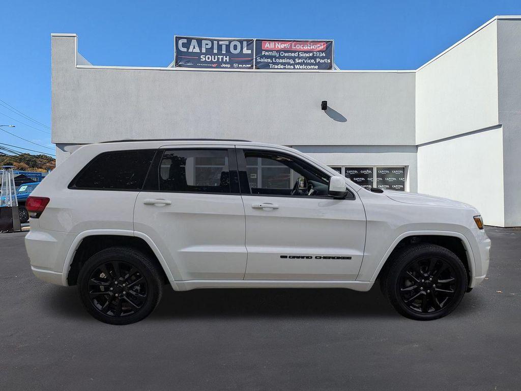 used 2022 Jeep Grand Cherokee car, priced at $28,600