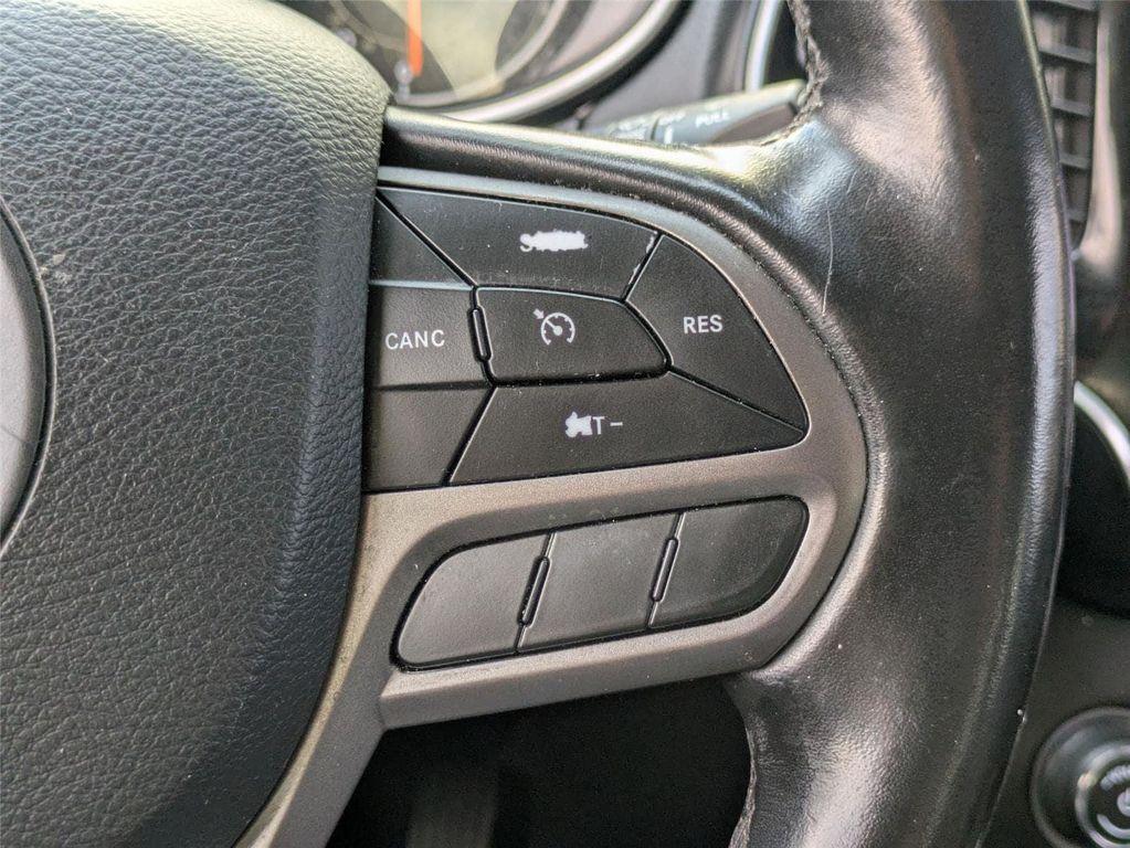used 2020 Jeep Cherokee car, priced at $15,500