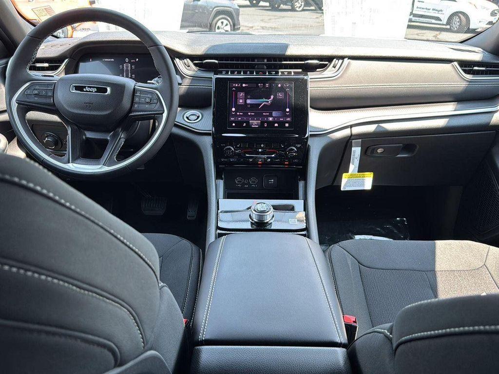 new 2025 Jeep Grand Cherokee car, priced at $36,470