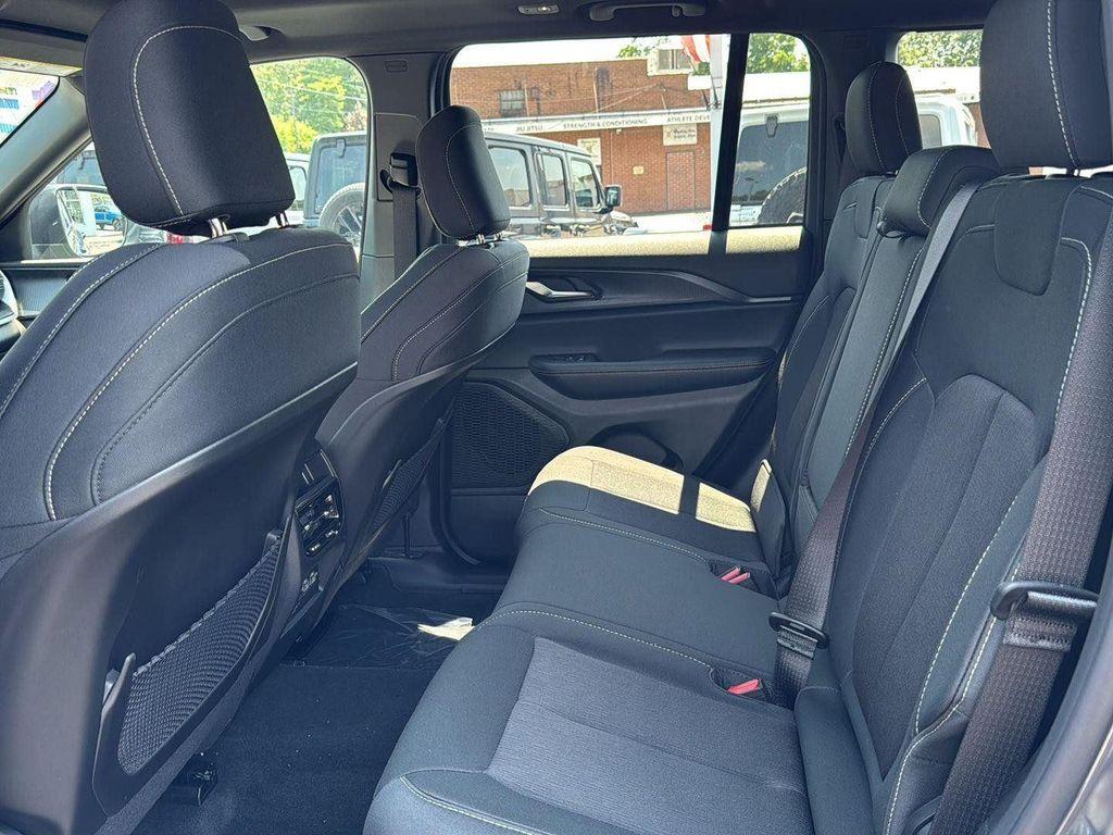 new 2025 Jeep Grand Cherokee car, priced at $36,470