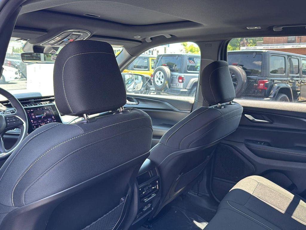 new 2025 Jeep Grand Cherokee car, priced at $36,470