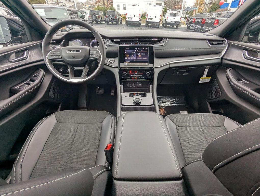 new 2025 Jeep Grand Cherokee L car, priced at $47,875