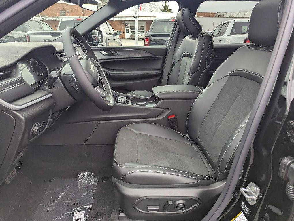 new 2025 Jeep Grand Cherokee L car, priced at $47,875