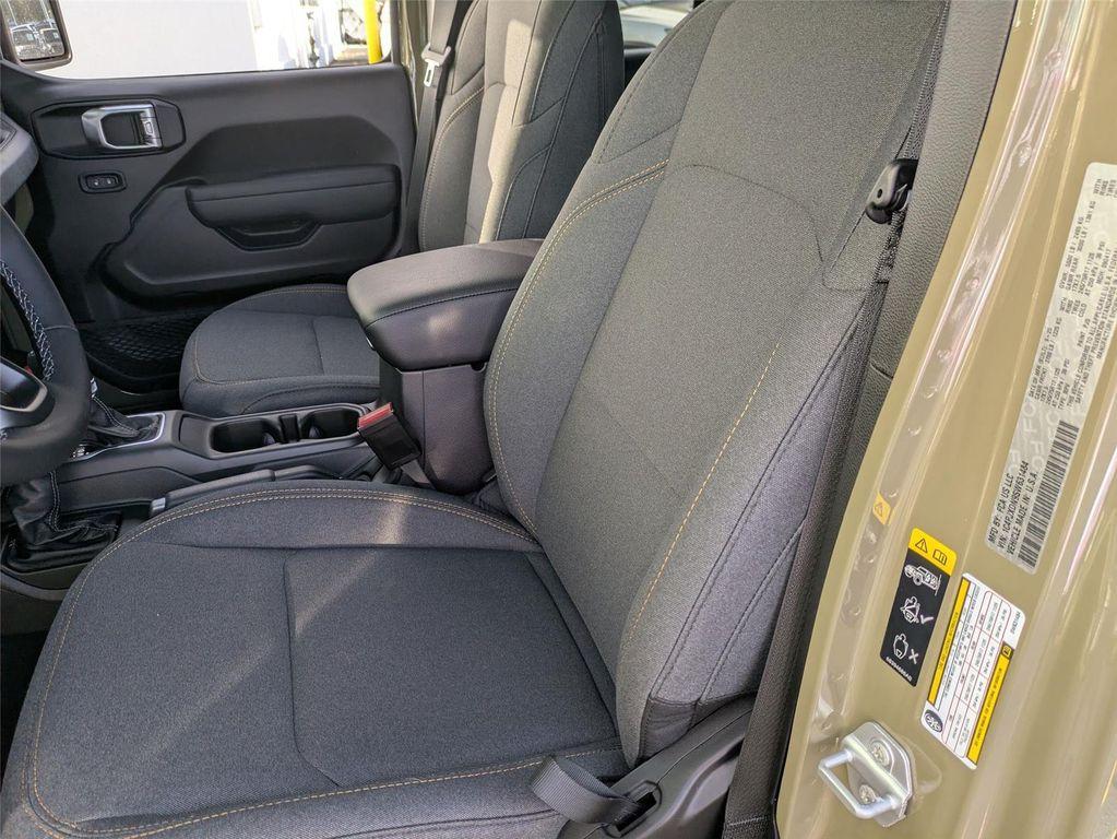 new 2025 Jeep Wrangler car, priced at $47,530