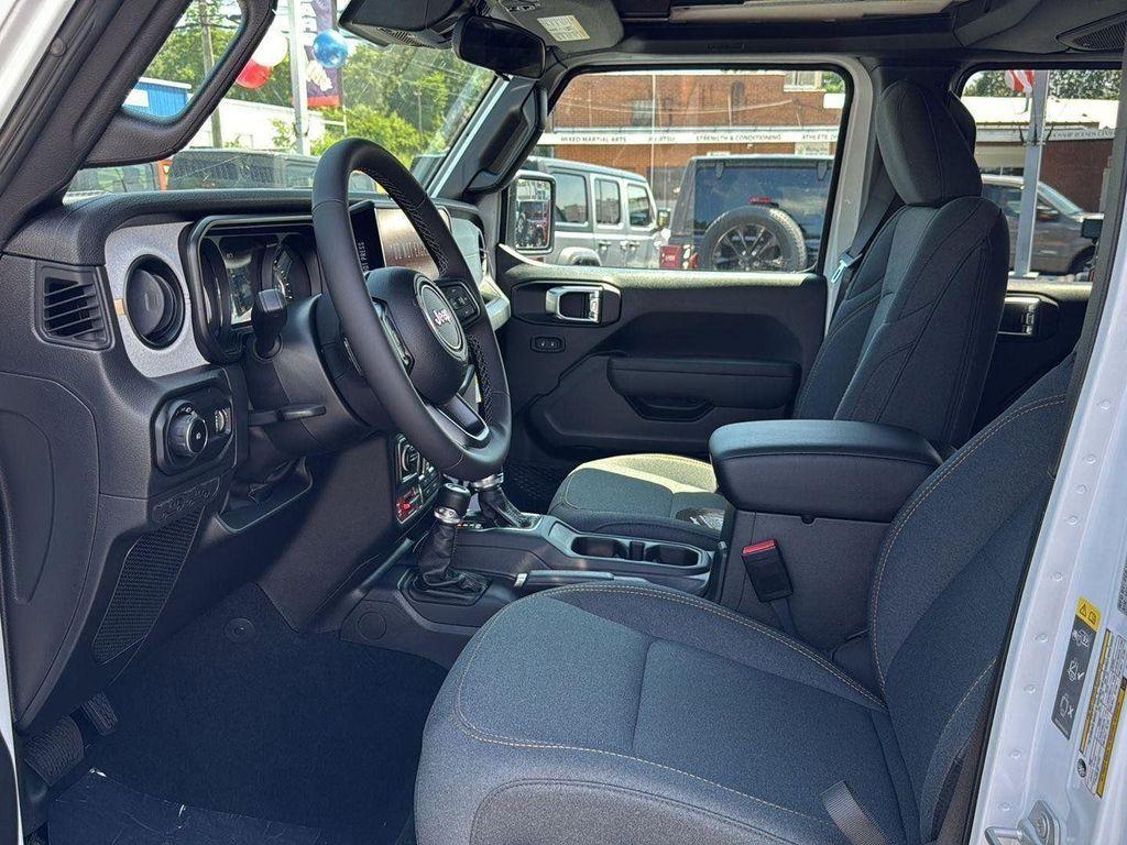 new 2025 Jeep Wrangler car, priced at $57,398