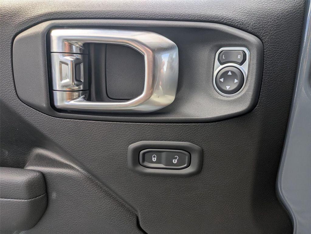 new 2025 Jeep Wrangler car, priced at $45,345