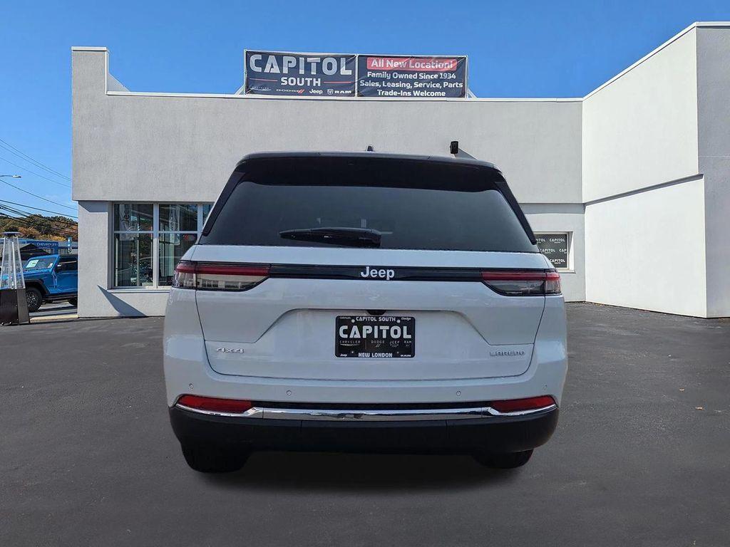 new 2025 Jeep Grand Cherokee car, priced at $37,825