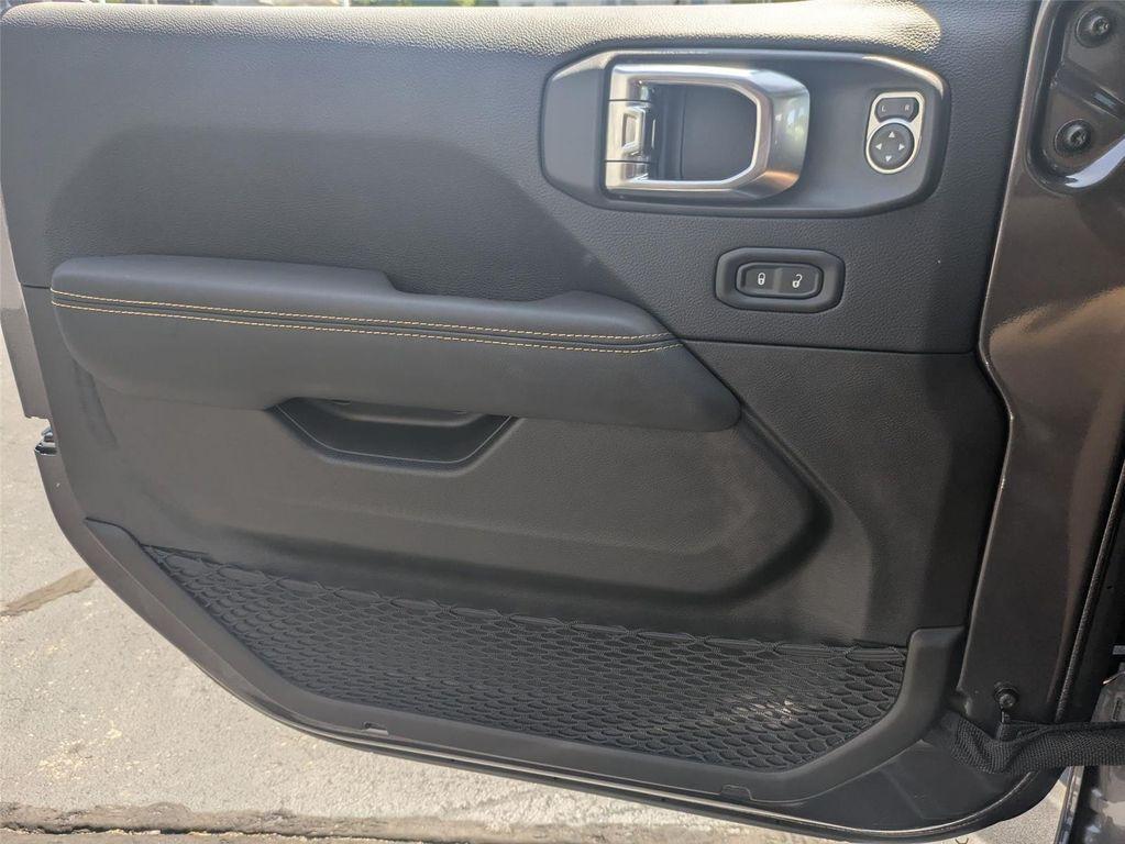 new 2025 Jeep Wrangler car, priced at $49,615