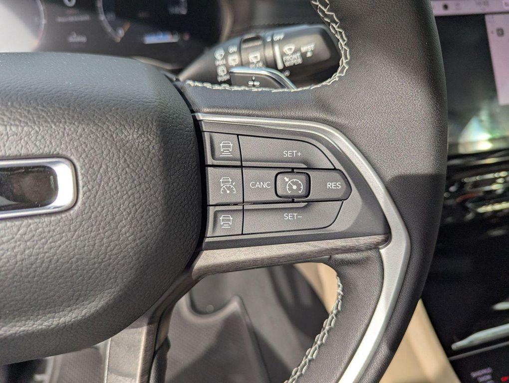 new 2025 Jeep Grand Cherokee car, priced at $50,435