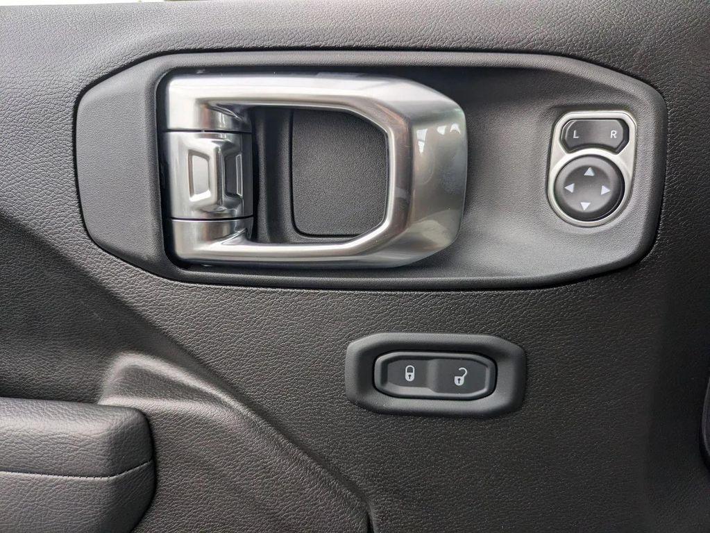 new 2025 Jeep Gladiator car, priced at $52,620