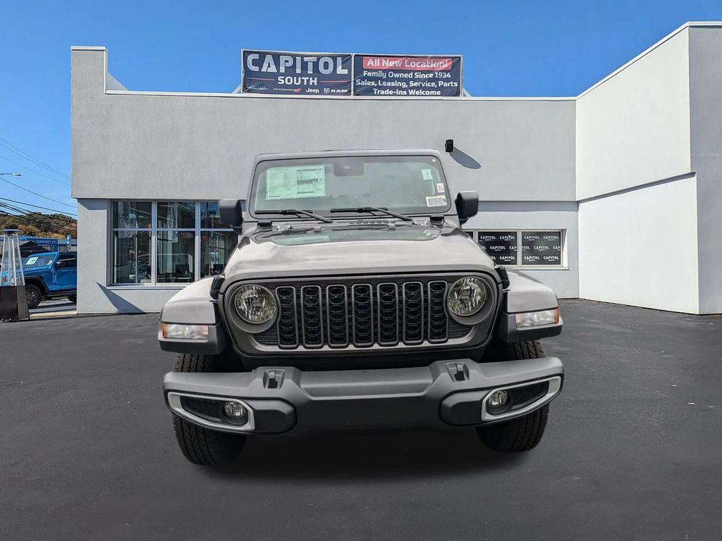 new 2025 Jeep Gladiator car, priced at $52,620