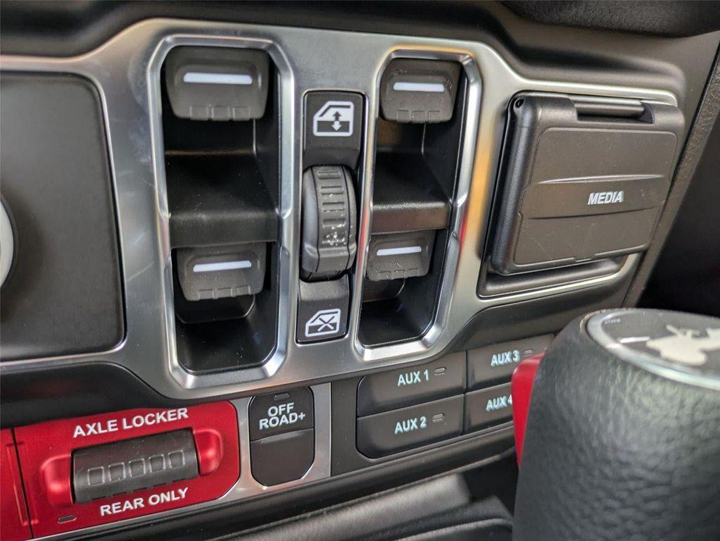 new 2025 Jeep Wrangler car, priced at $54,432
