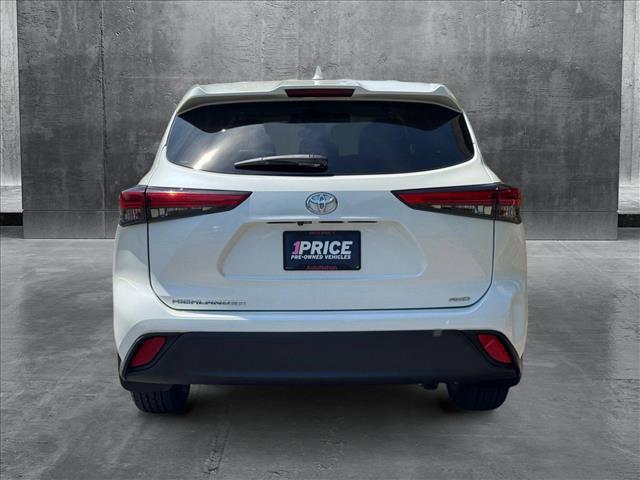used 2020 Toyota Highlander car, priced at $26,425