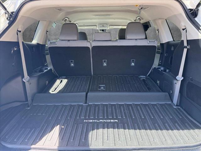 used 2020 Toyota Highlander car, priced at $26,425