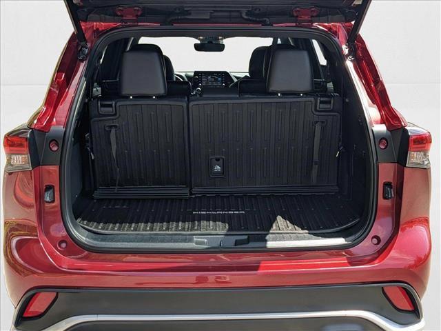 used 2021 Toyota Highlander car, priced at $34,795