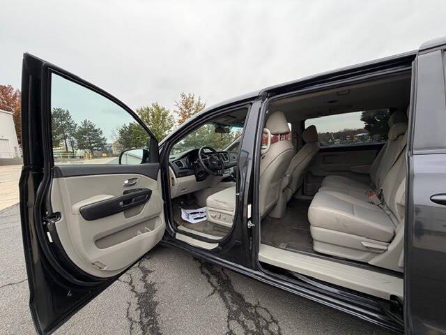 used 2019 Kia Sedona car, priced at $8,981