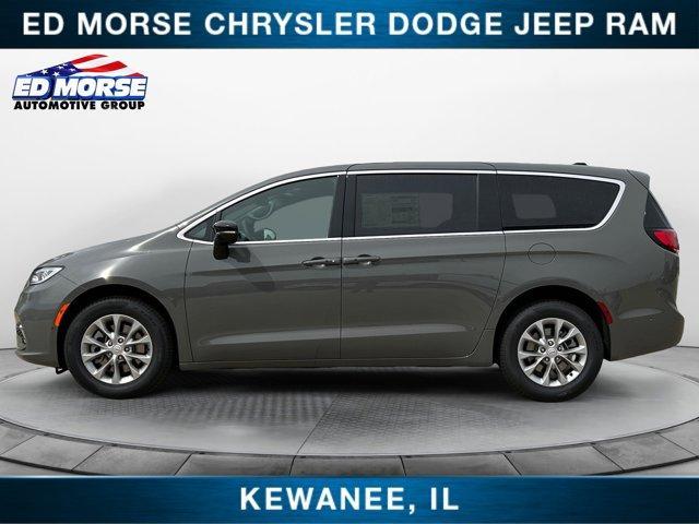 new 2025 Chrysler Pacifica car, priced at $46,248