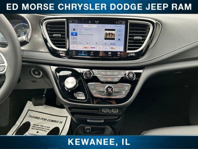 new 2025 Chrysler Pacifica car, priced at $46,248