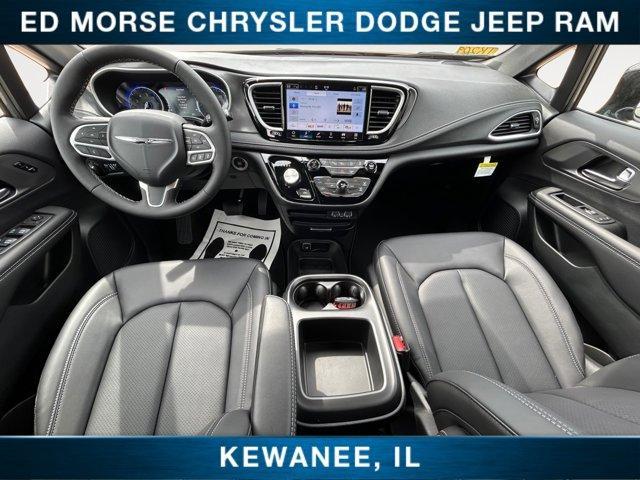 new 2025 Chrysler Pacifica car, priced at $46,248