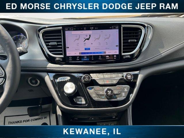 new 2025 Chrysler Pacifica car, priced at $55,574