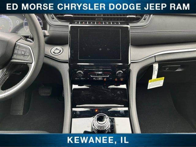 new 2025 Jeep Grand Cherokee car, priced at $38,743