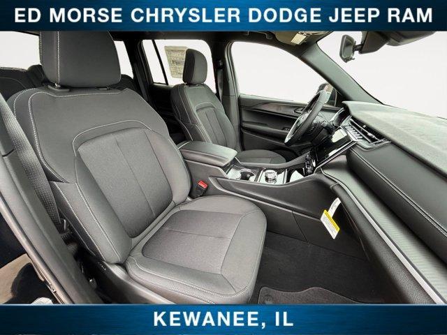 new 2025 Jeep Grand Cherokee car, priced at $38,743