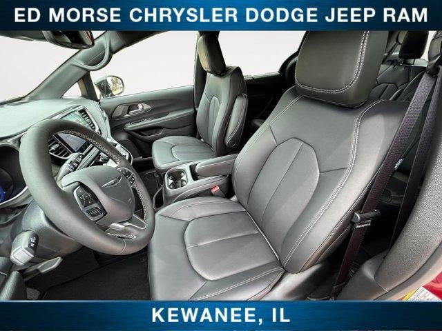 new 2025 Chrysler Pacifica car, priced at $46,248