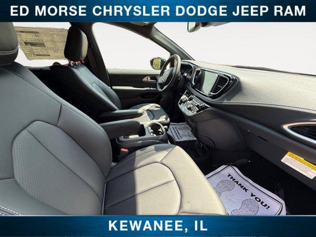 new 2025 Chrysler Pacifica car, priced at $51,283