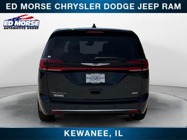 new 2025 Chrysler Pacifica car, priced at $51,283