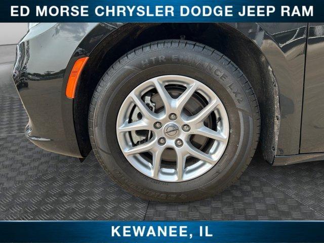 used 2023 Chrysler Pacifica car, priced at $25,499