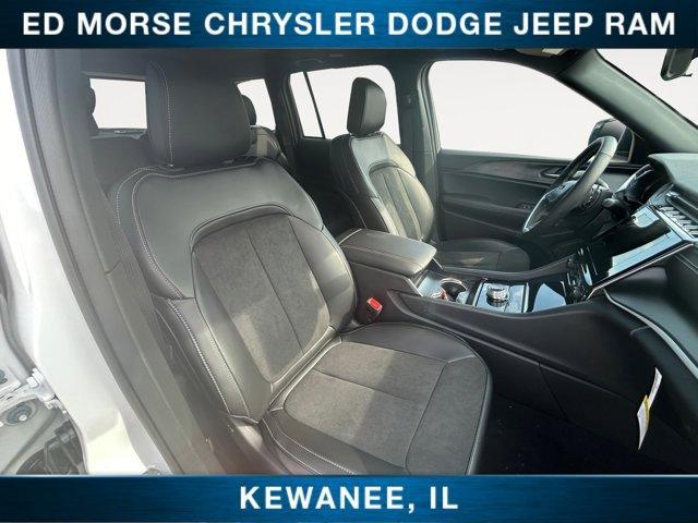 new 2025 Jeep Grand Cherokee car, priced at $44,260