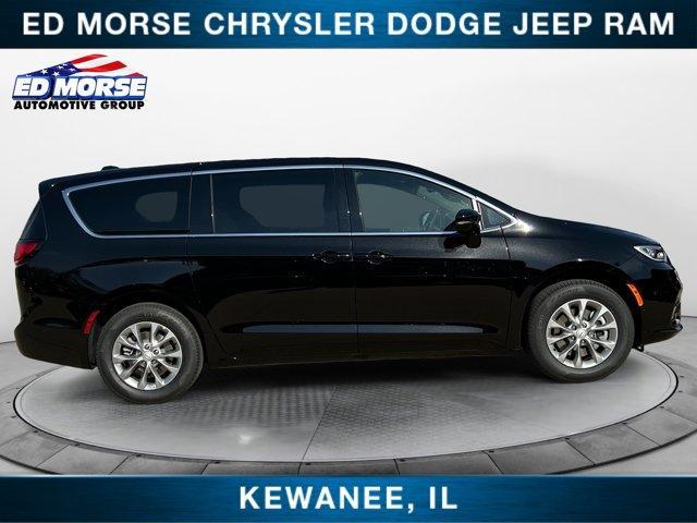 new 2025 Chrysler Pacifica car, priced at $45,753