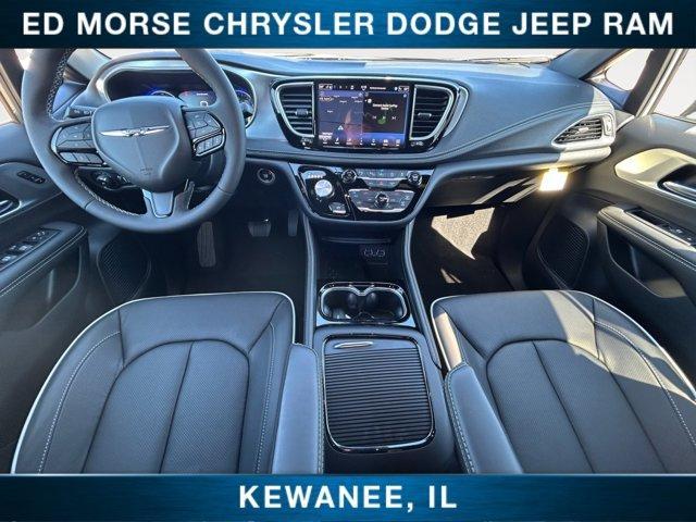 new 2025 Chrysler Pacifica car, priced at $51,101