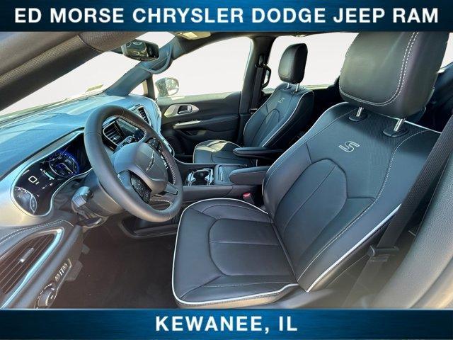 new 2025 Chrysler Pacifica car, priced at $51,101