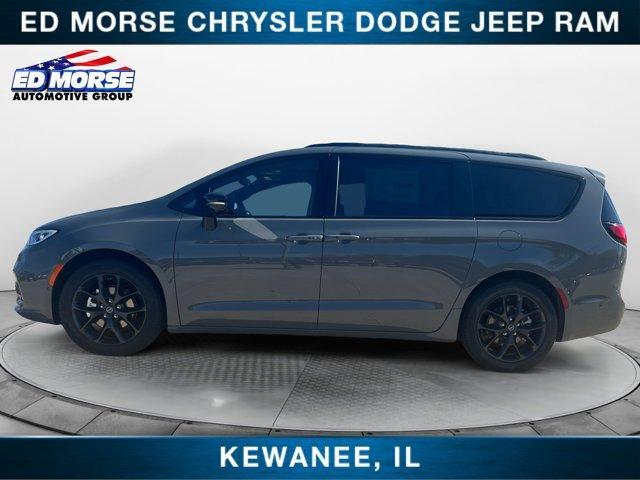 new 2025 Chrysler Pacifica car, priced at $51,101