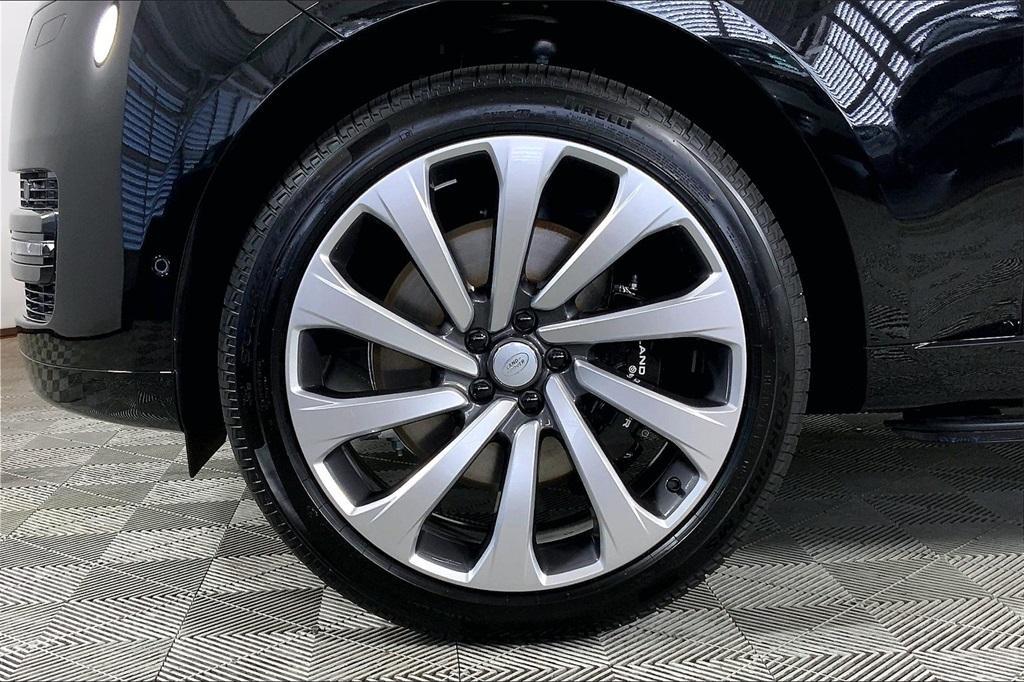 new 2025 Land Rover Range Rover car