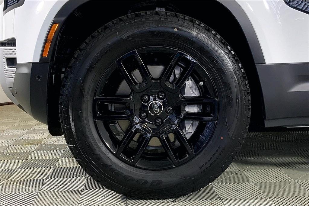 new 2025 Land Rover Defender car
