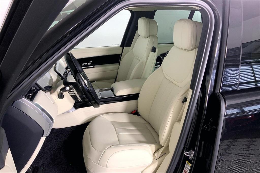 new 2025 Land Rover Range Rover car