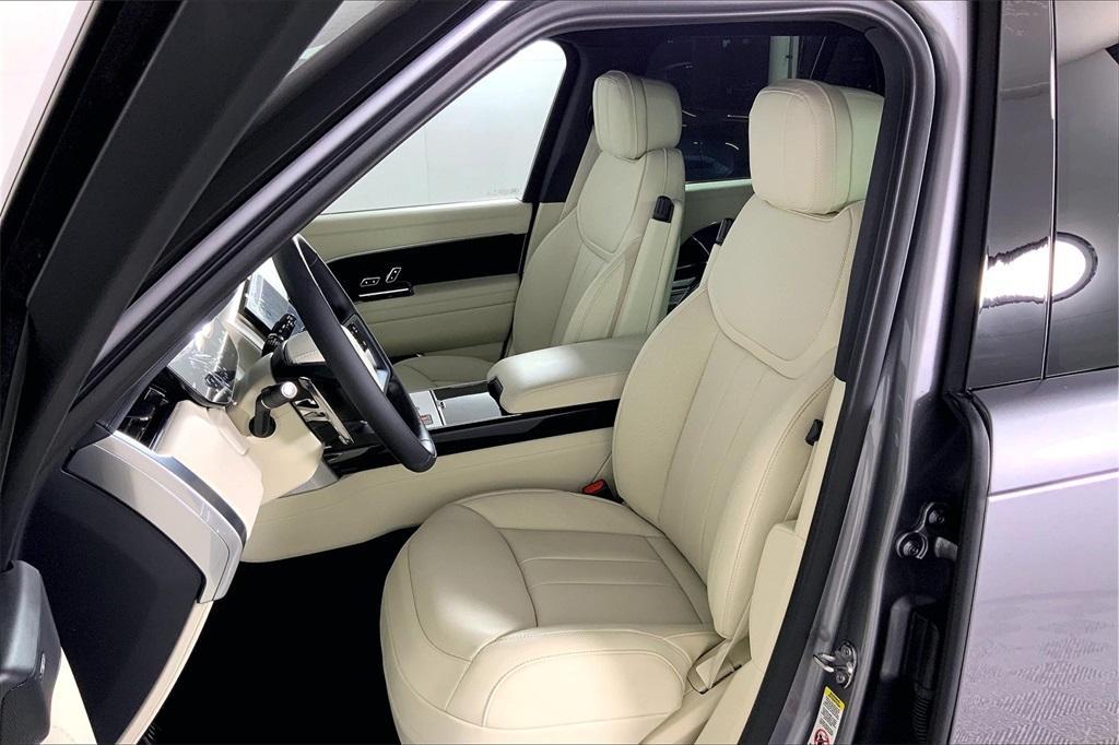 new 2025 Land Rover Range Rover car