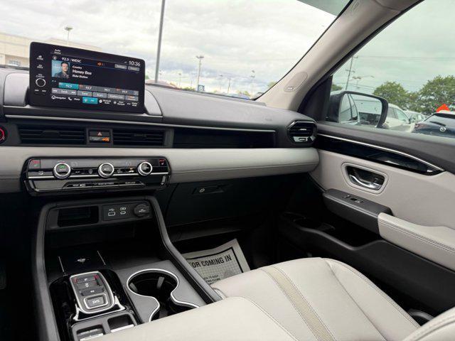 used 2025 Honda Pilot car, priced at $46,891