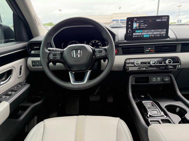 used 2025 Honda Pilot car, priced at $46,891