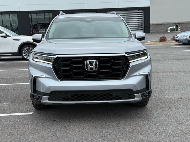 used 2025 Honda Pilot car, priced at $46,891