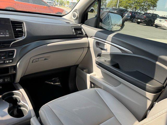 used 2022 Honda Pilot car, priced at $31,266