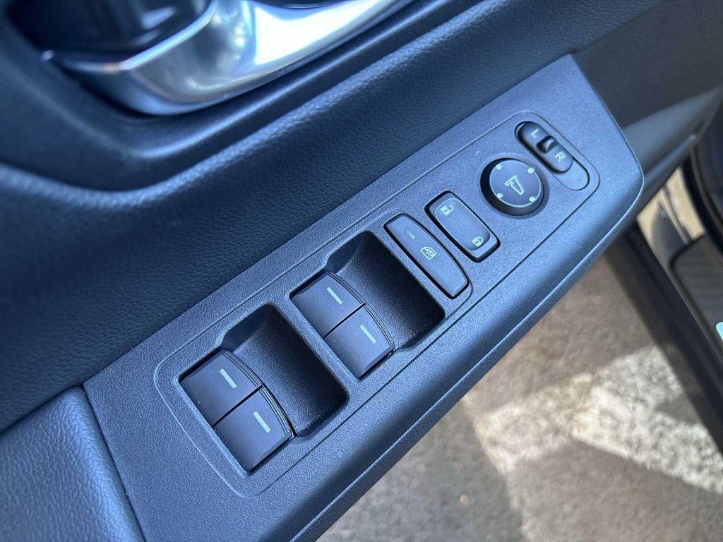 used 2025 Honda CR-V Hybrid car, priced at $32,995