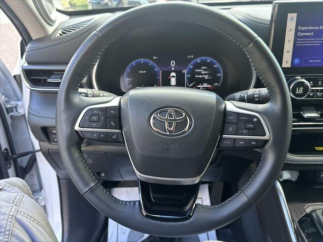 used 2023 Toyota Highlander car, priced at $40,995