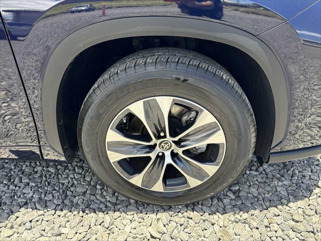 used 2024 Toyota Highlander car, priced at $46,995