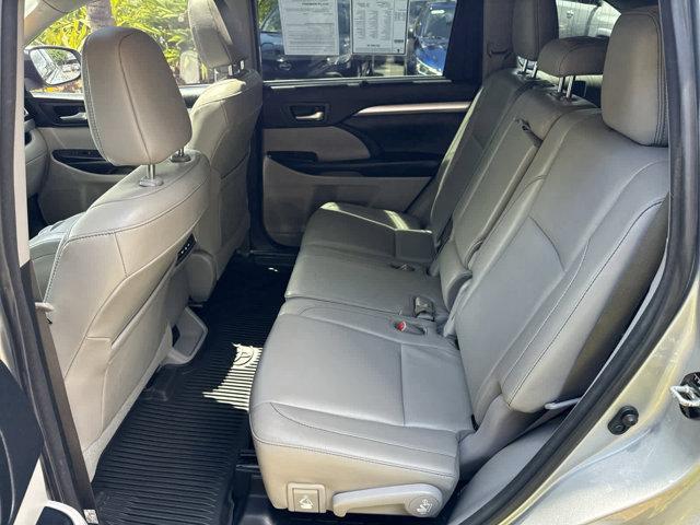 used 2018 Toyota Highlander car
