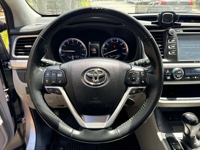 used 2018 Toyota Highlander car